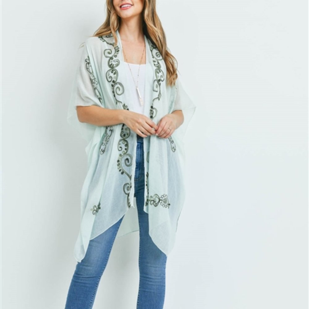 EASTERN EMBROIDERED KIMONO